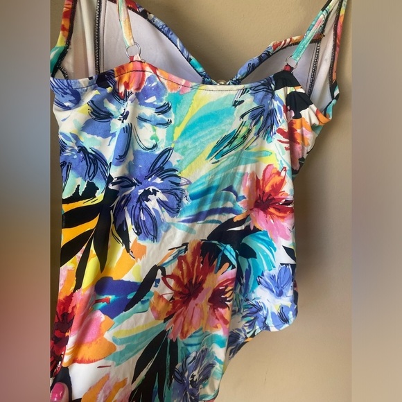Le Belle Floral Tropical Shape Solving One Piece Bathing Suit - Picture 5 of 6